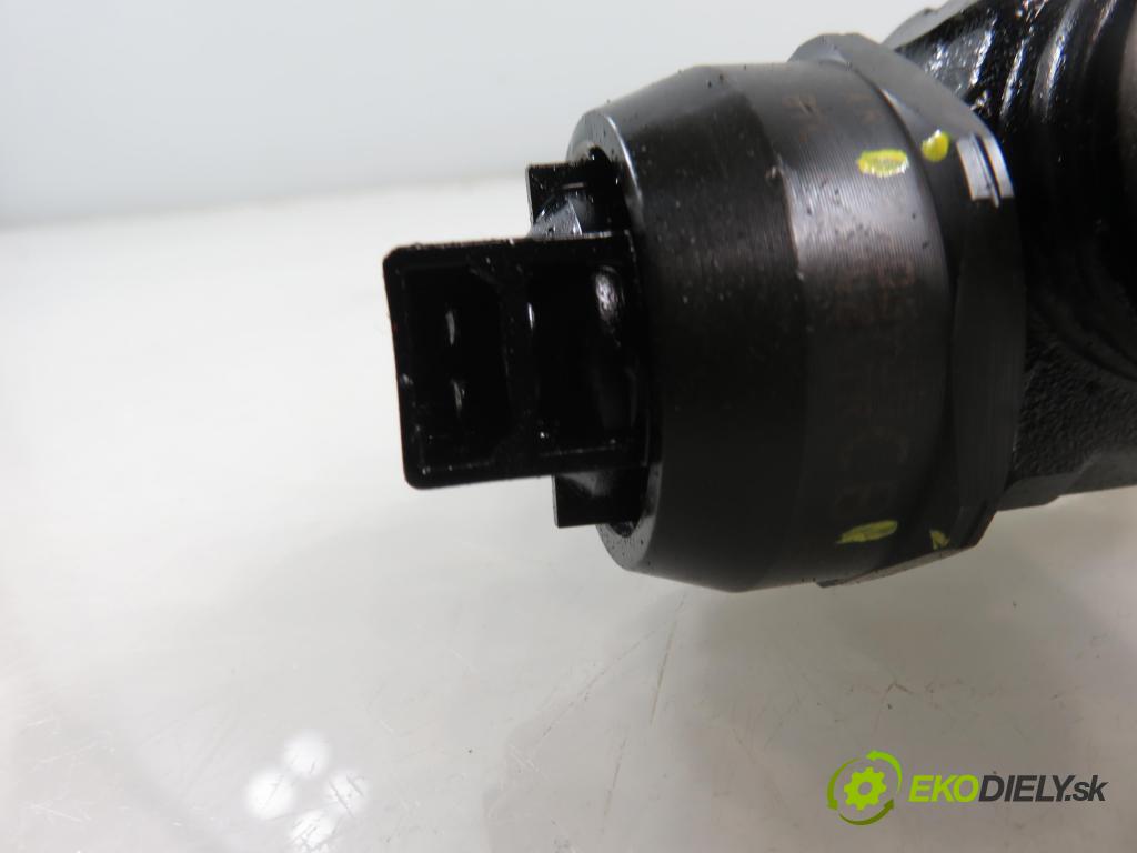 VW PASSAT B5.5 Variant (3B6) KOMBI 2002 96,00 1.9 TDI PD 130 - AVF 1896,00 Vstrekovač 038130073AR ; 0414720214 (Vstrekovač paliva)