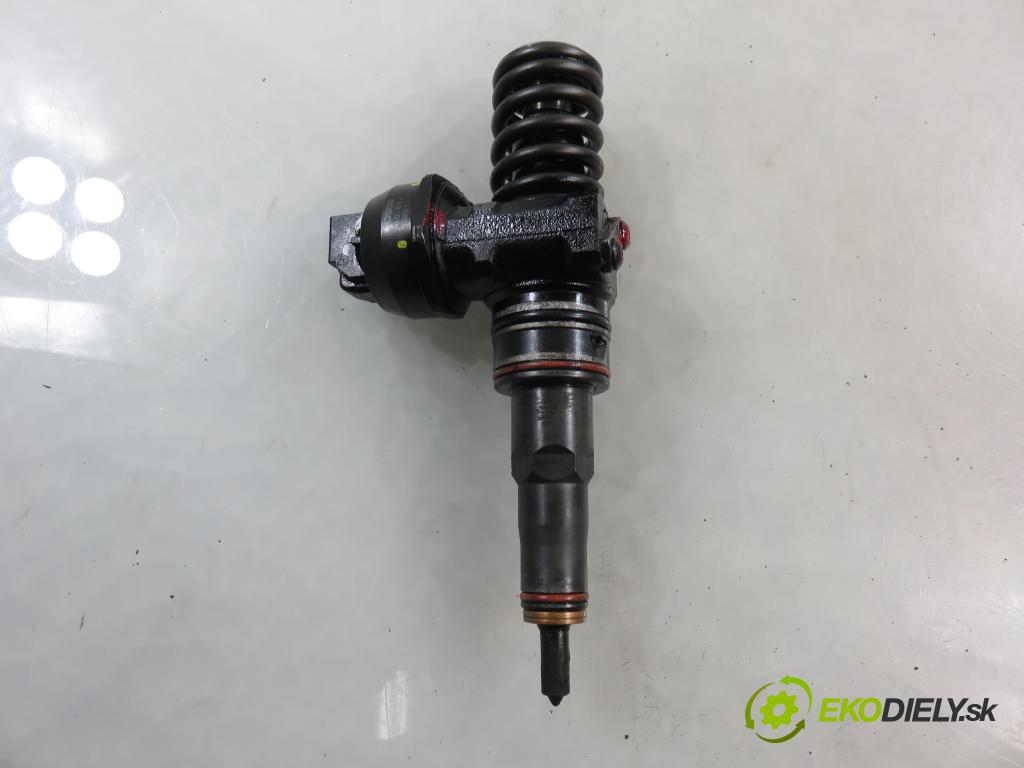 VW POLO (6N2) HB 2001 55,00 1.4 TDI - AMF 1422,00 Vstrekovač 045130073T ; 0414720035 (Vstrekovač paliva)