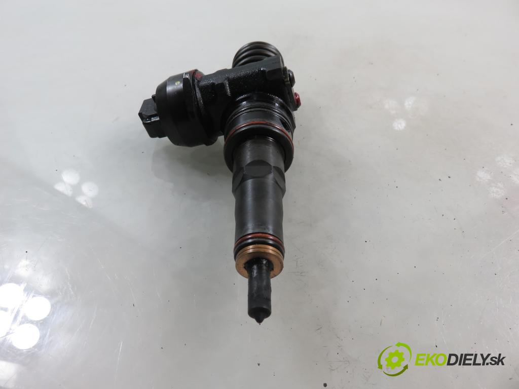 VW POLO (6N2) HB 2001 55,00 1.4 TDI - AMF 1422,00 Vstrekovač 045130073T ; 0414720035 (Vstrekovač paliva)