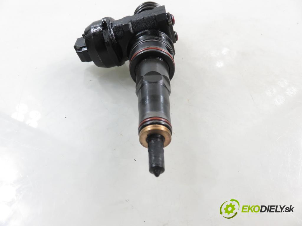 VW POLO (6N2) HB 2001 55,00 1.4 TDI - AMF 1422,00 Vstrekovač 045130073T ; 0414720035 (Vstrekovač paliva)