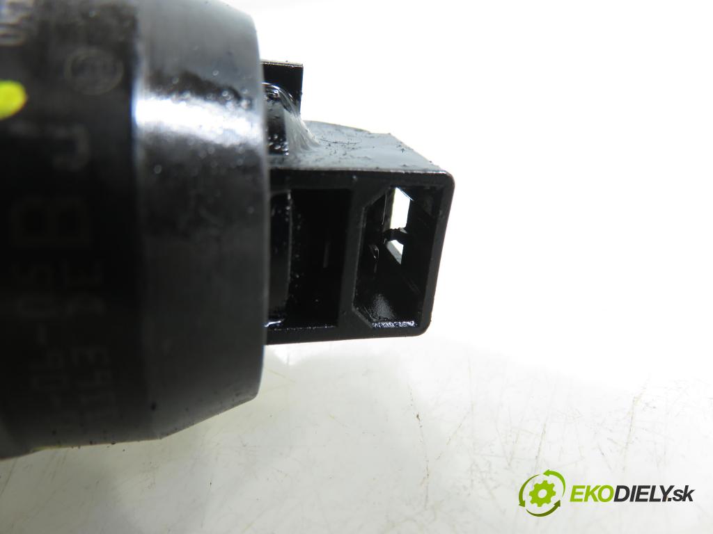 VW POLO (6N2) HB 2001 55,00 1.4 TDI - AMF 1422,00 Vstrekovač 045130073T ; 0414720035 (Vstrekovač paliva)