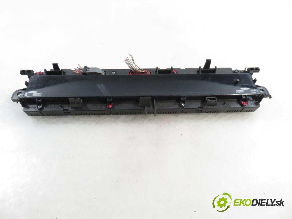 RENAULT SCENIC II (JM0/1_) MINIVAN 2004 63,00 1.5 dCi (JM1F) - K9K 724 1461,00 Prístrojovka elektrický 8200494955A