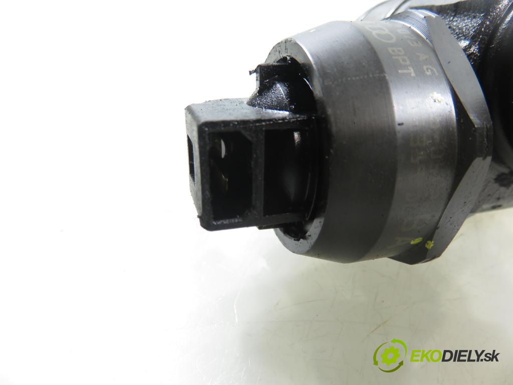 VW PASSAT B6 (3C2) SEDAN 2006 77,00 1.9 TDI PD 105 - BKC 1896,00 Vstrekovač 038130073AG ; 0414720215 (Vstrekovač paliva)