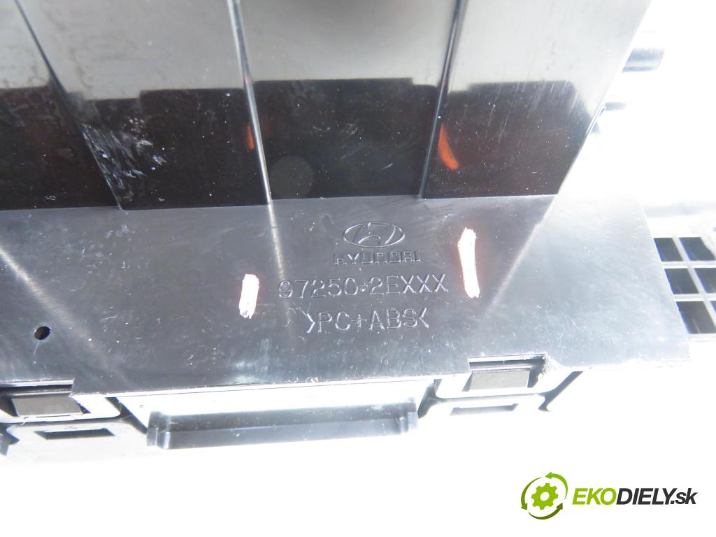 HYUNDAI TUCSON (JM) SUV 2006 83,00 2.0 CRDi 4WD 113 - D4EA 1991,00 Panel kúrenia KLIMATRONIK 972502EXXX