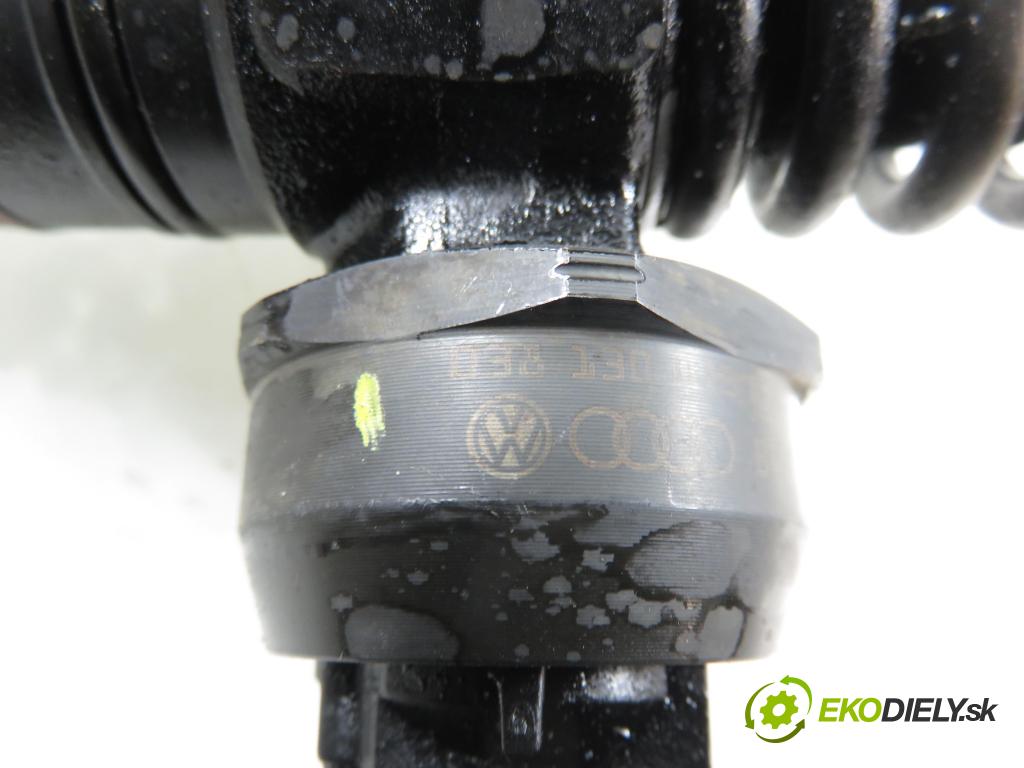 VW PASSAT B5.5 Variant (3B6) KOMBI 2002 96,00 1.9 TDI PD 130 - AVF 1896,00 Vstrekovač 038130073AR (Vstrekovač paliva)