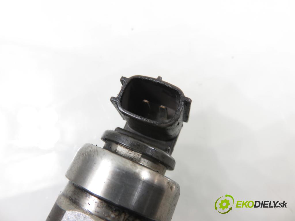 SUBARU FORESTER (SH_) SUV 2009 110,00 2.0 D AWD 1998,00 vstrekovač 16613AA030 (Vstrekovač paliva)