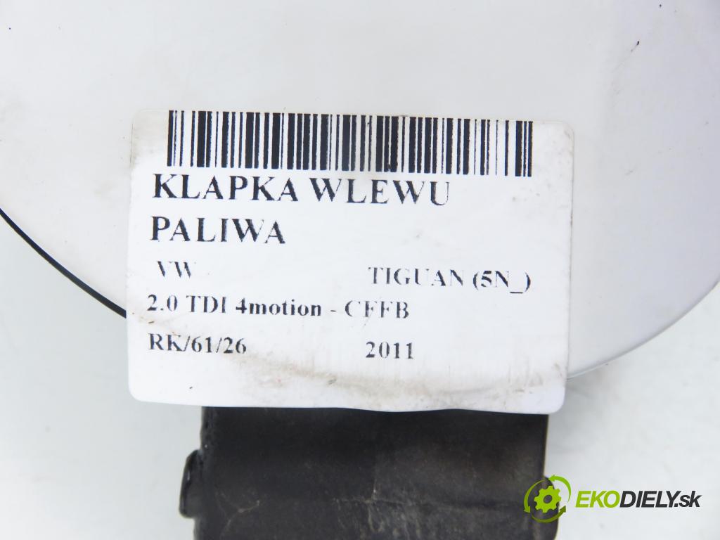 VW TIGUAN (5N_) SUV 2011 103,00 2.0 TDI 4motion - CFFB 1968,00 Dvierka nádrže paliva 5N0010641B (Kľučka dverí ostatné)