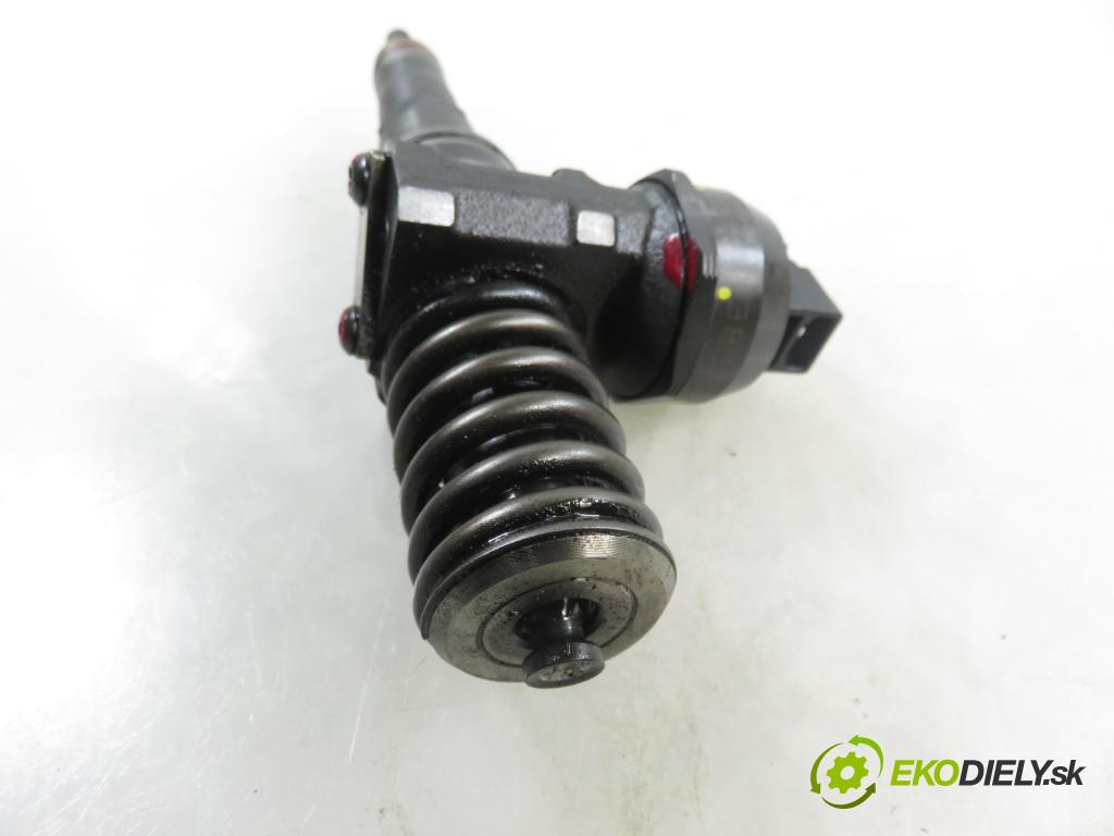 AUDI A2 (8Z0) HB 2002 55,00 1.4 TDI - AMF 1422,00 Vstrekovač 038130073AL ; 0414720039 (Vstrekovač paliva)