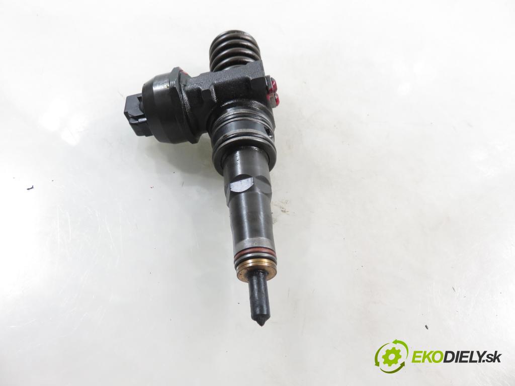 AUDI A2 (8Z0) HB 2002 55,00 1.4 TDI - AMF 1422,00 Vstrekovač 038130073AL ; 0414720039 (Vstrekovač paliva)