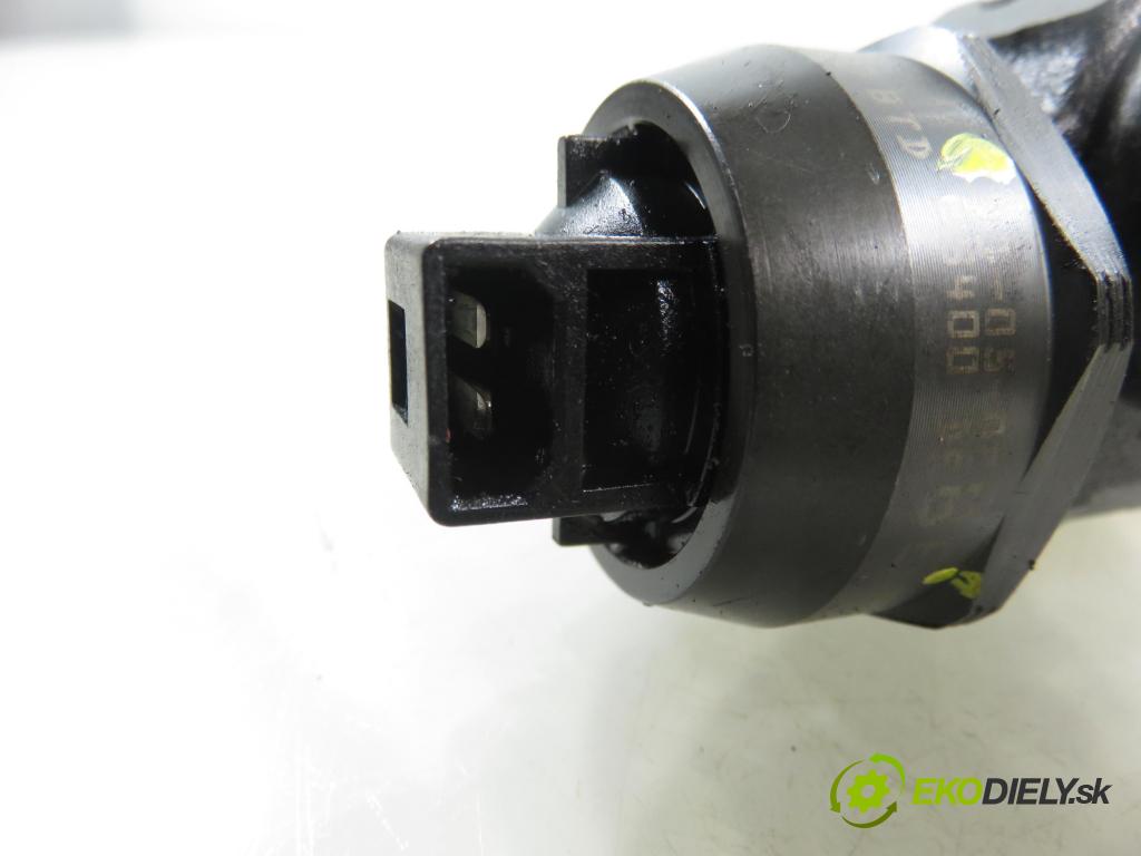 AUDI A2 (8Z0) HB 2002 55,00 1.4 TDI - AMF 1422,00 Vstrekovač 038130073AL ; 0414720039 (Vstrekovač paliva)