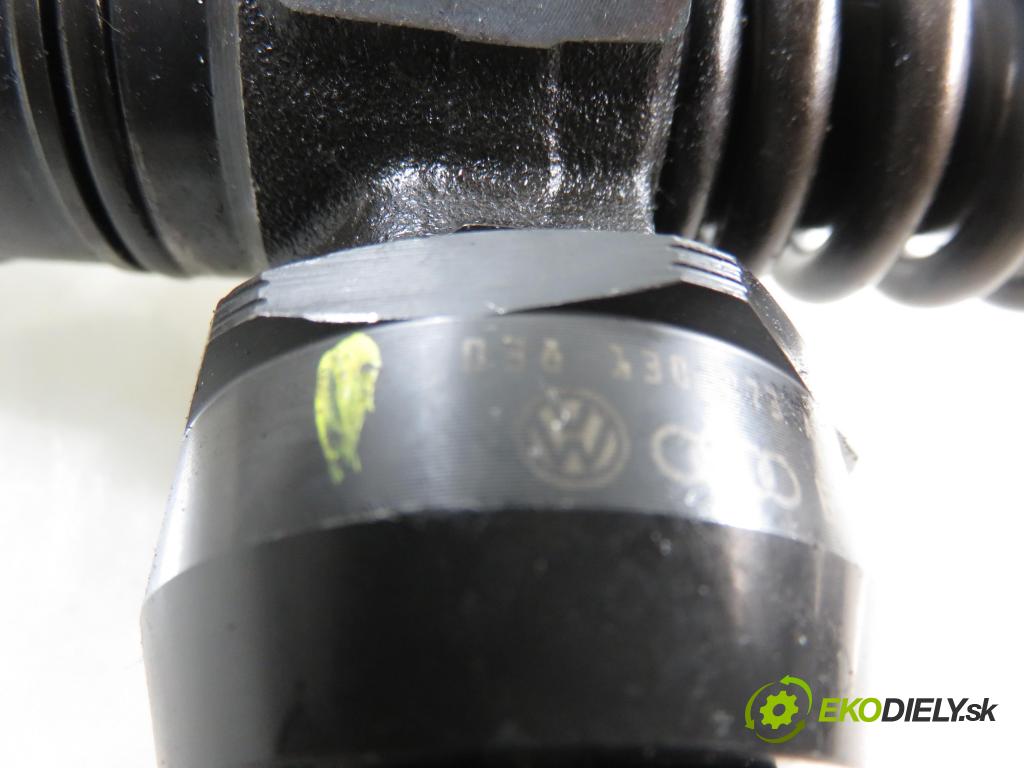 AUDI A2 (8Z0) HB 2002 55,00 1.4 TDI - AMF 1422,00 Vstrekovač 038130073AL ; 0414720039 (Vstrekovač paliva)