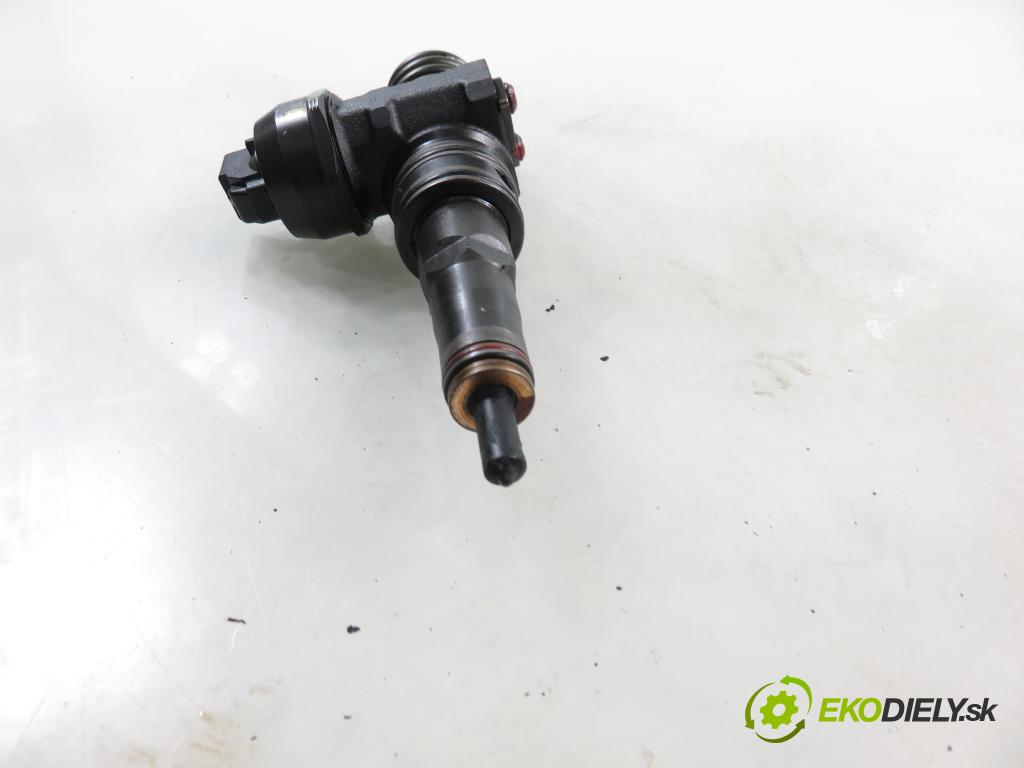 AUDI A2 (8Z0) HB 2002 55,00 1.4 TDI - AMF 1422,00 Vstrekovač 038130073AL ; 0414720039 (Vstrekovač paliva)