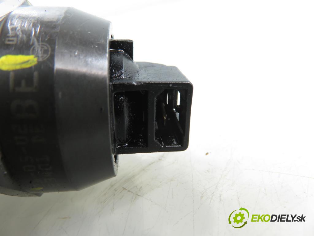 AUDI A2 (8Z0) HB 2002 55,00 1.4 TDI - AMF 1422,00 Vstrekovač 038130073AL ; 0414720039 (Vstrekovač paliva)