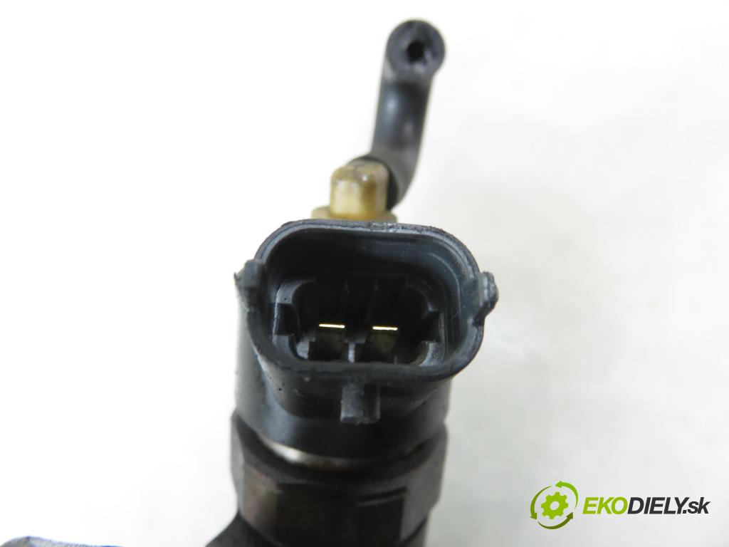 PEUGEOT 307 Break (3E) KOMBI 2004 0,00 1.6 HDi 110 - 9HZ (DV6TED4) 1560,00 vstrekovač 0445110188 (Vstrekovač paliva)