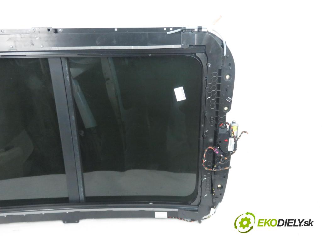 VW TIGUAN (5N_) SUV 2014 130,00 2.0 TDI 4motion - CFGC 1968,00 SKLO: strecha panoramatický 5N0877041H