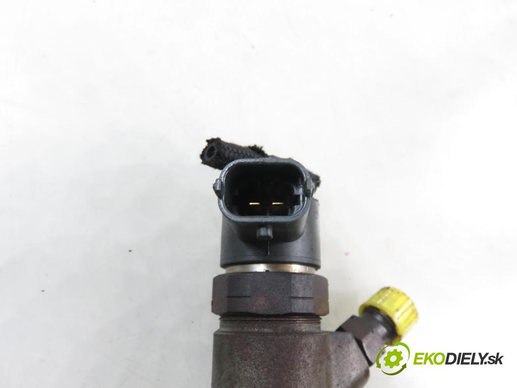 FIAT PANDA (169_) HB 2008 51,00 1.3 D Multijet 4x4 - 188 A8.000 1248,00 vstrekovač 0445110083 (Vstrekovač paliva)