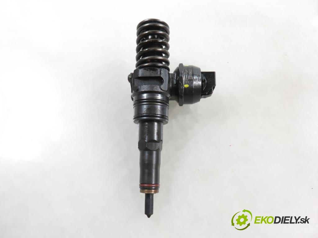 AUDI A2 (8Z0) HB 2002 55,00 1.4 TDI - AMF 1422,00 Vstrekovač 038130073AL (Vstrekovač paliva)