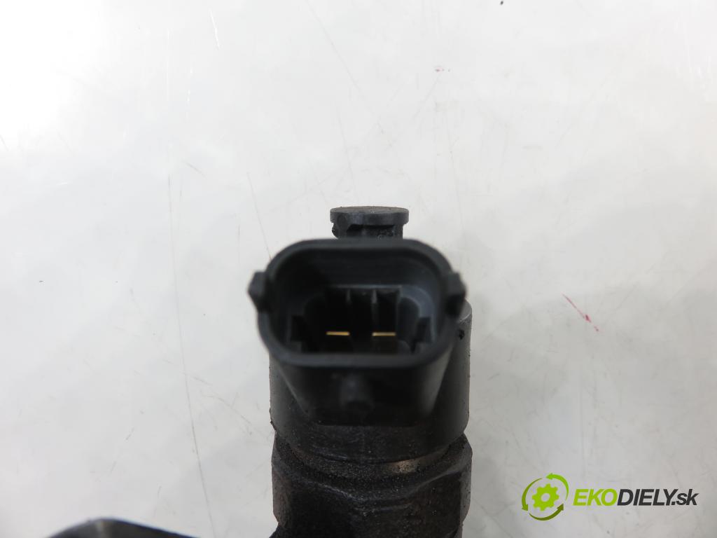 PEUGEOT 307 Break (3E) KOMBI 2004 0,00 1.6 HDi 110 - 9HZ (DV6TED4) 1560,00 vstrekovač 0445110188 (Vstrekovač paliva)