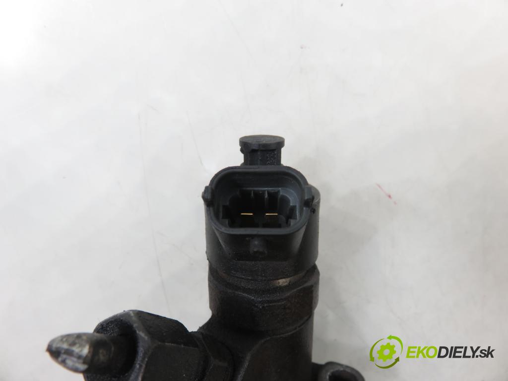 PEUGEOT 307 Break (3E) KOMBI 2004 0,00 1.6 HDi 110 - 9HZ (DV6TED4) 1560,00 vstrekovač 0445110188 (Vstrekovač paliva)