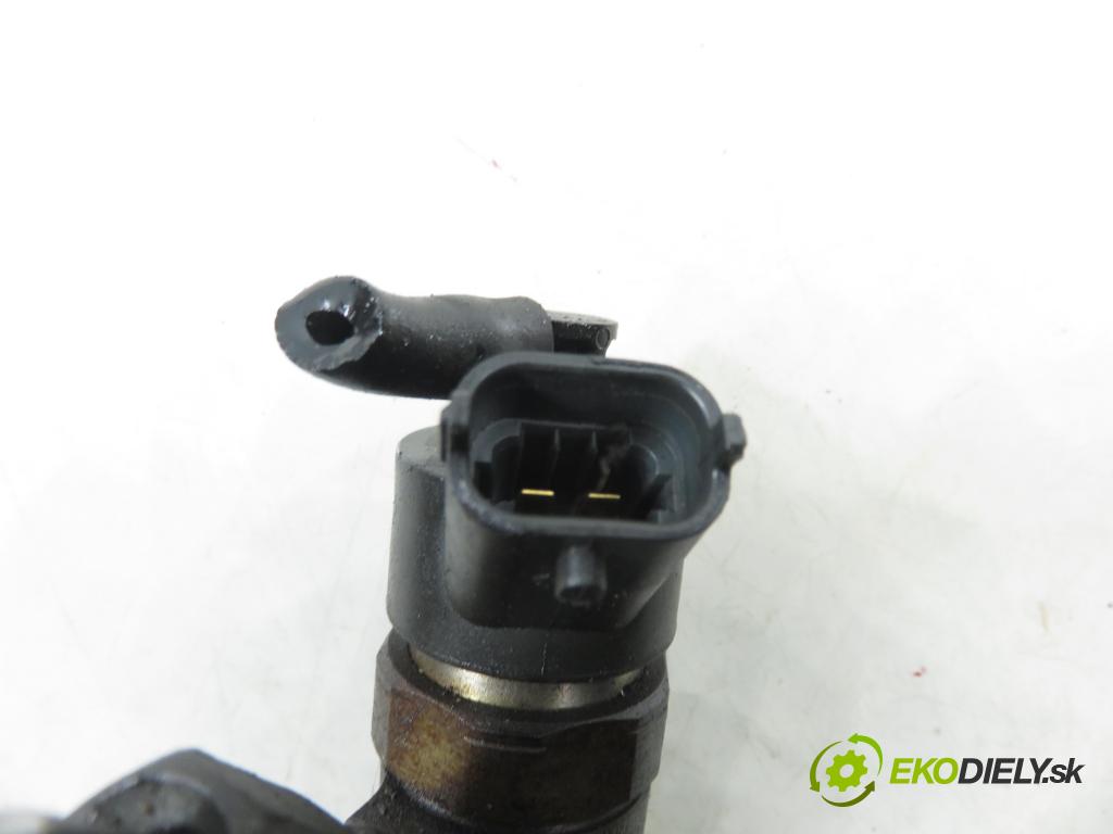 PEUGEOT 307 Break (3E) KOMBI 2004 0,00 1.6 HDi 110 - 9HZ (DV6TED4) 1560,00 vstrekovač 0445110188 (Vstrekovač paliva)