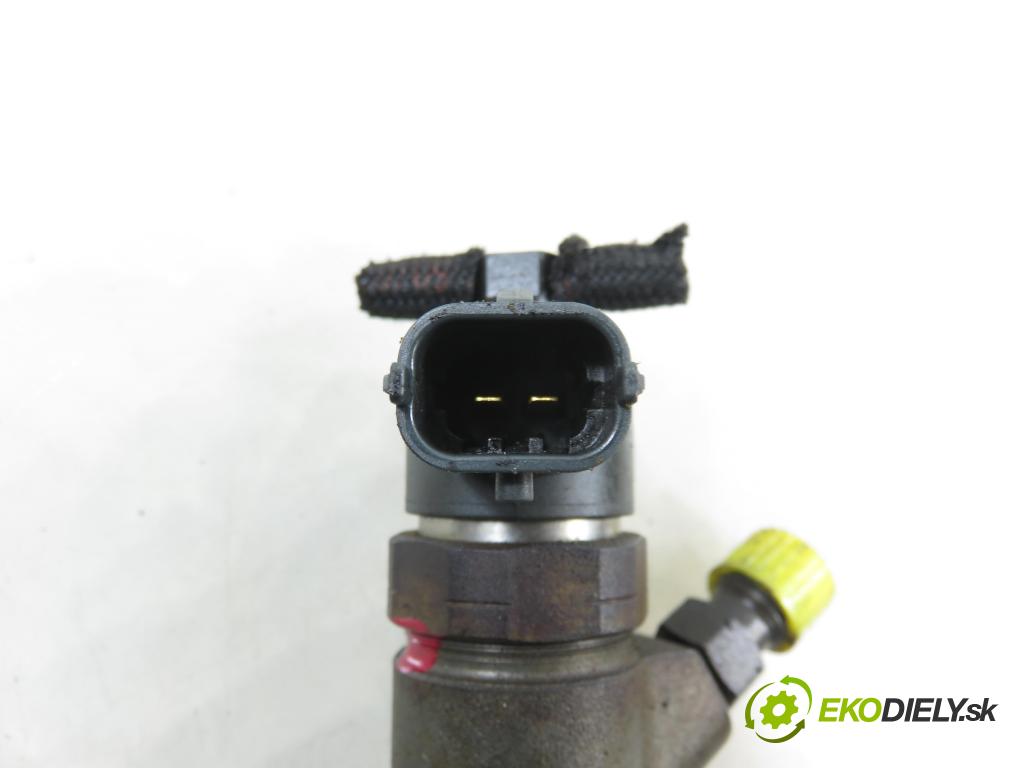 FIAT PANDA (169_) HB 2008 51,00 1.3 D Multijet 4x4 - 188 A8.000 1248,00 vstrekovač 0445110083 (Vstrekovač paliva)