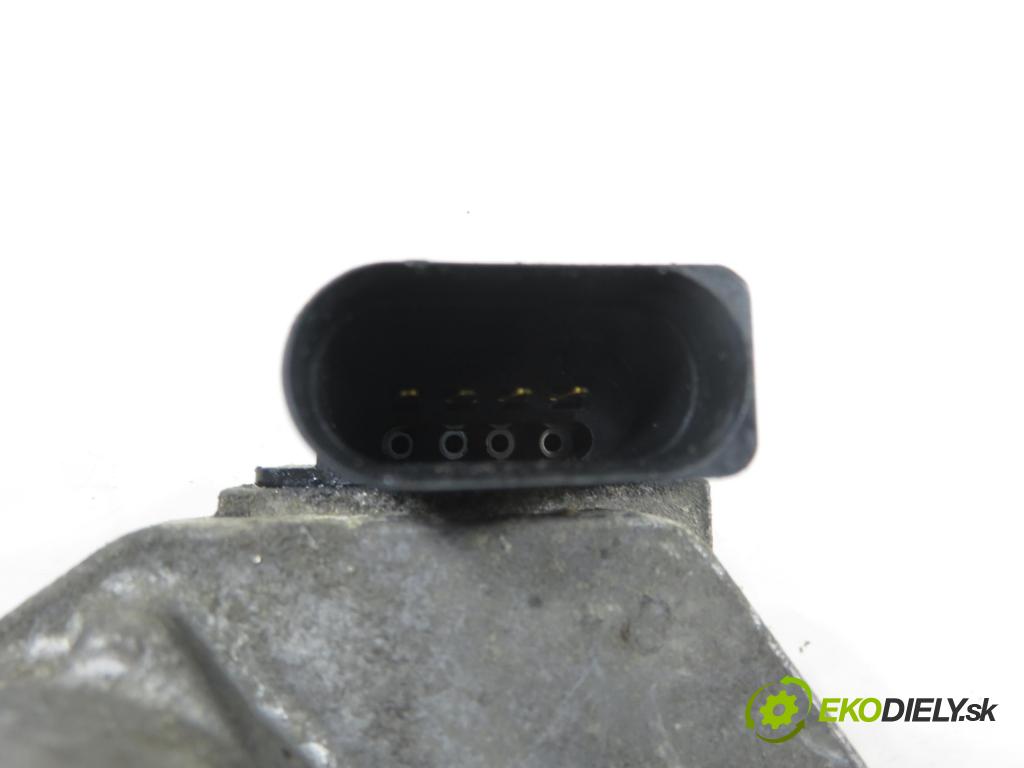 VW PASSAT B6 (3C2) SEDAN 2006 77,00 1.9 TDI PD 105 - BKC 1896,00 Škrtiaca klapka 03G128063C ; A2C53099815 (Škrtiaca klapka)