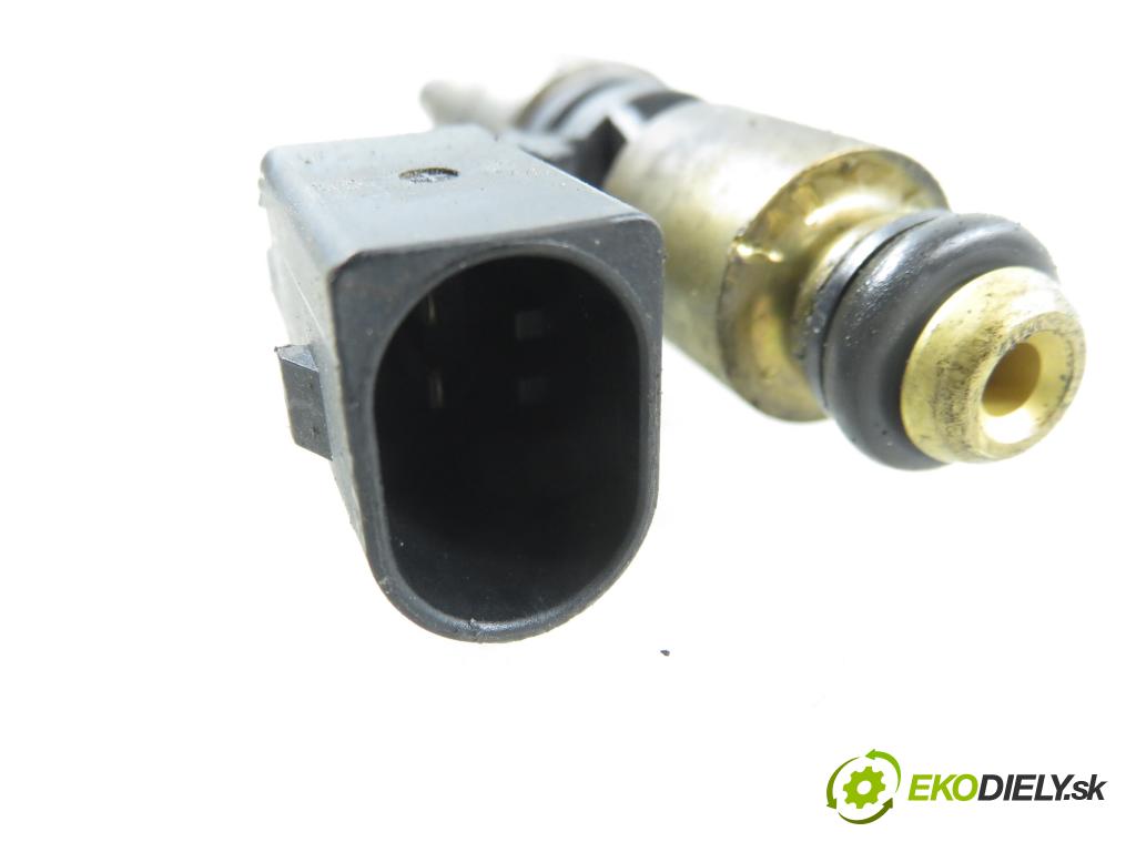 VW GOLF IV (1J1) HB 2002 81,00 1.6 FSI - BAD 1598,00 vstrekovač 036906036 ; 0261500005 (Vstrekovač paliva)