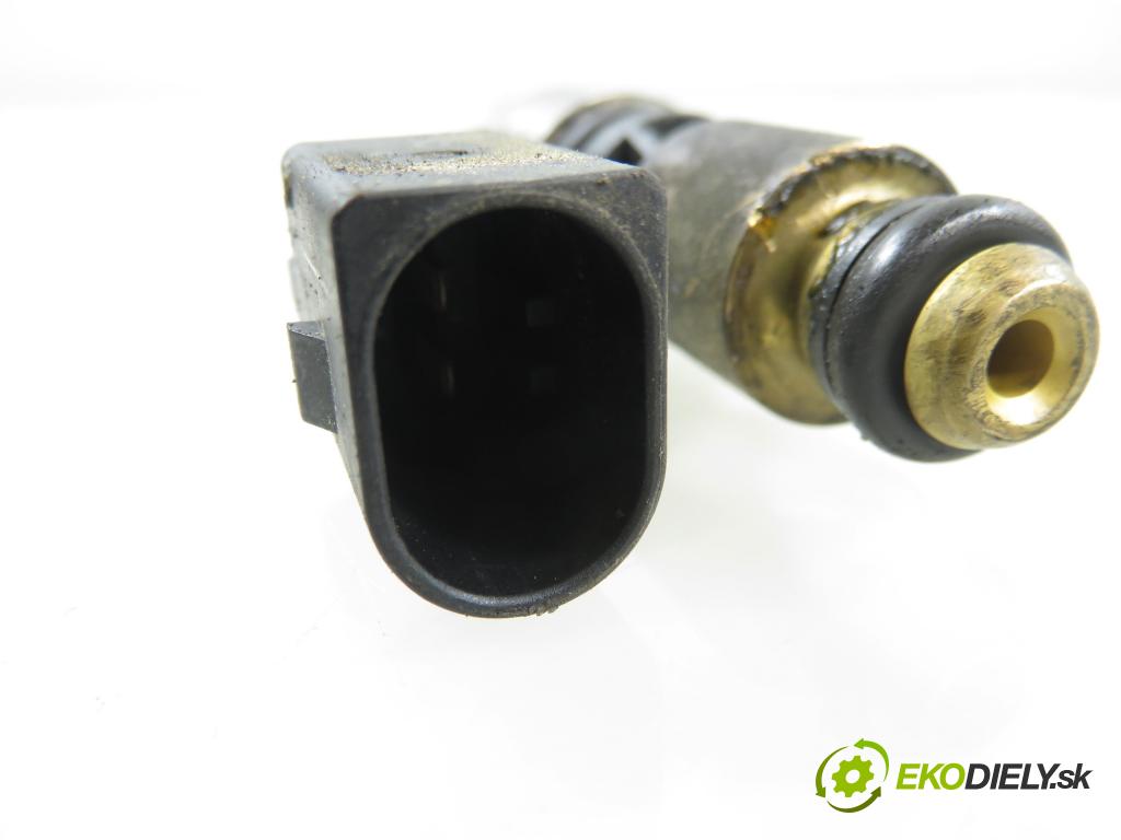 VW GOLF IV (1J1) HB 2002 81,00 1.6 FSI - BAD 1598,00 vstrekovač 036906036 ; 0261500005 (Vstrekovač paliva)