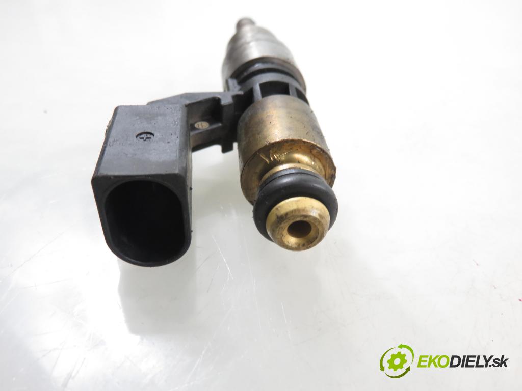 VW GOLF IV (1J1) HB 2002 81,00 1.6 FSI - BAD 1598,00 vstrekovač 036906036 ; 0261500005 (Vstrekovač paliva)