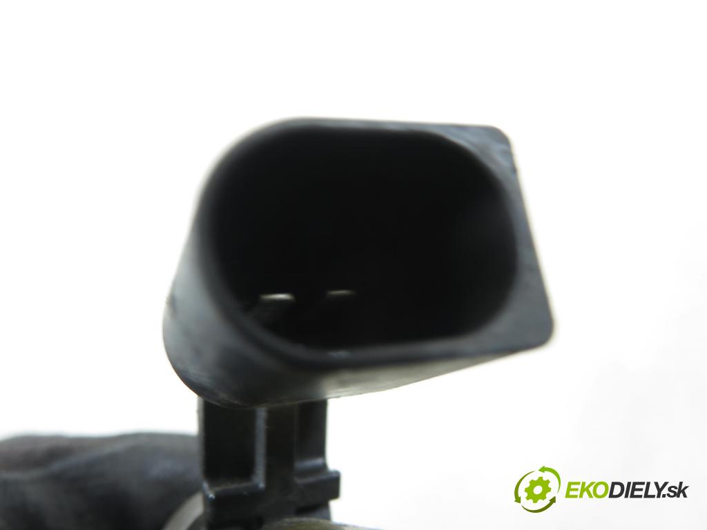 VW GOLF IV (1J1) HB 2002 81,00 1.6 FSI - BAD 1598,00 vstrekovač 036906036 ; 0261500005 (Vstrekovač paliva)