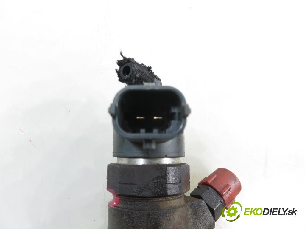 FIAT PANDA (169_) HB 2008 51,00 1.3 D Multijet 4x4 - 188 A8.000 1248,00 vstrekovač 0445110083 (Vstrekovač paliva)