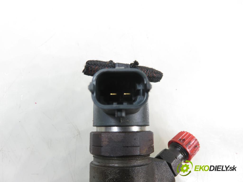 FIAT PANDA (169_) HB 2008 51,00 1.3 D Multijet 4x4 - 188 A8.000 1248,00 vstrekovač 0445110083 (Vstrekovač paliva)