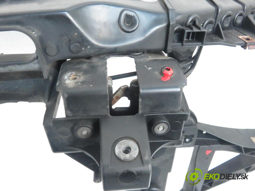 BMW X3 (E83) SUV 2004 110,00 2.0 d 150 - M47 D20 (204D4) 1995,00 držák přední část