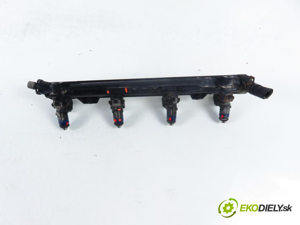 SKODA FABIA I (6Y2) HB 2005 55,00 1.4 16V - BKY 1390,00 Lišta vstrekovacia 036133320 (Vstrekovacia lišta)