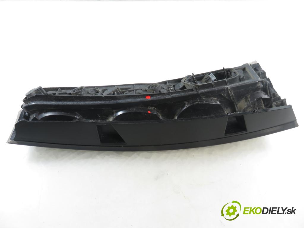 OPEL MERIVA A nadwozie wielkoprzestrzenne (MPV) (X03) HB 2006 92,00 1.8 - Z 18 XE 1796,00 Svetlo ľavé zadné 13196002