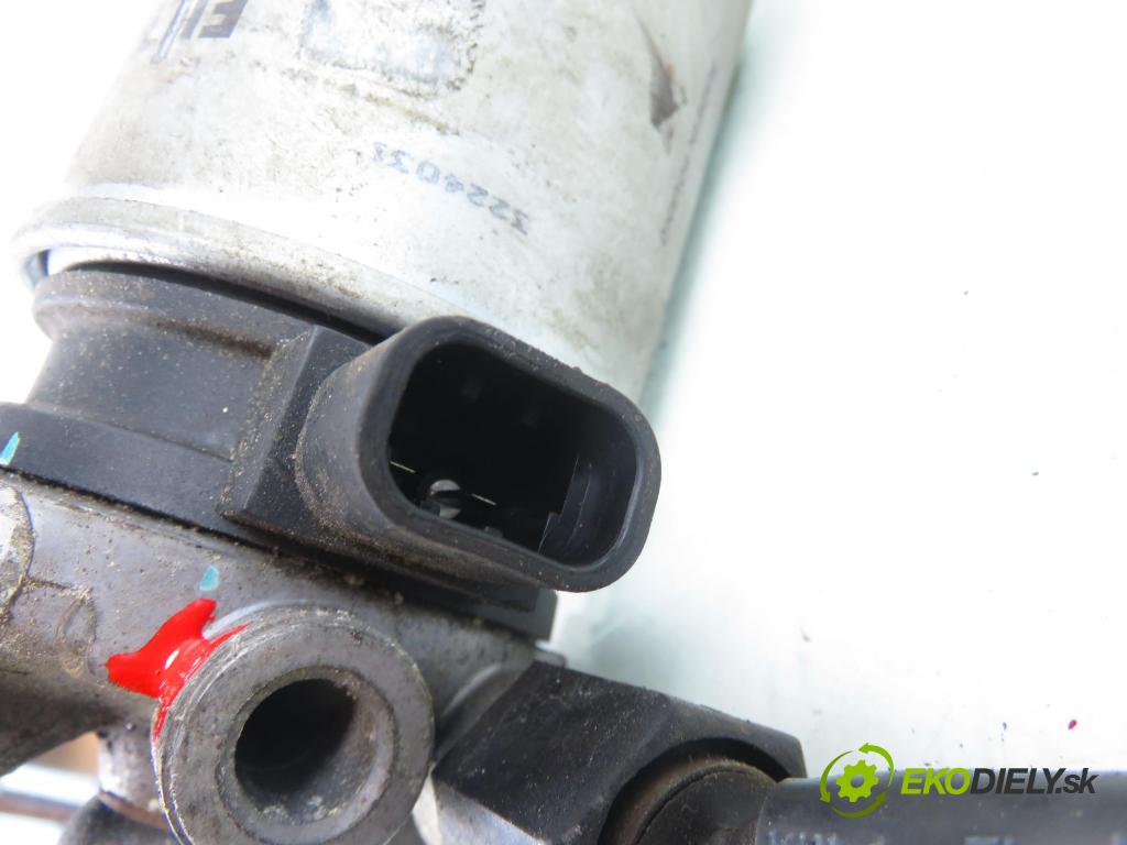 HYUNDAI TUCSON (JM) SUV 2006 83,00 2.0 CRDi 4WD 113 - D4EA 1991,00 Obal filtra paliva  (Obal palivového filtra)