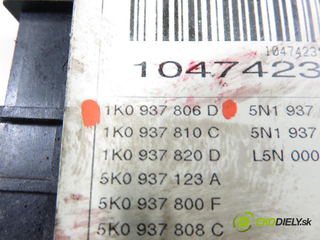 VW TIGUAN (5N_) SUV 2011 103,00 2.0 TDI 4motion - CFFB 1968,00 Skrinka POJISTKY: 1K0937806D