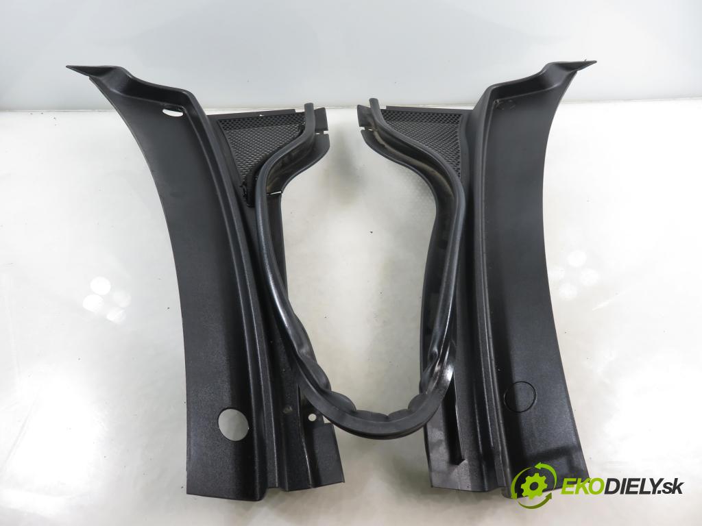 VW TIGUAN (5N_) SUV 2011 103,00 2.0 TDI 4motion - CFFB 1968,00 torpédo plast pod čelní okno 5N1819403 ; 5N1819404 (Plast pod čelním sklem)