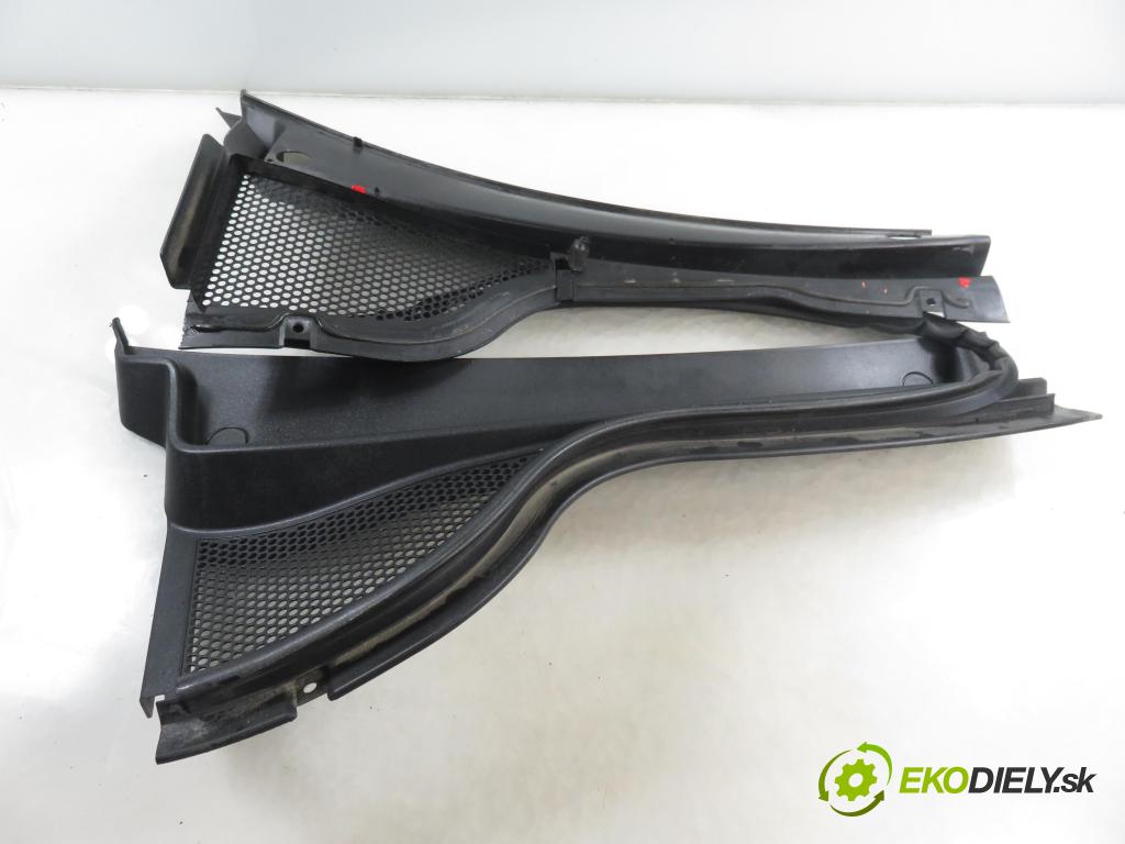 VW TIGUAN (5N_) SUV 2011 103,00 2.0 TDI 4motion - CFFB 1968,00 torpédo plast pod čelní okno 5N1819403 ; 5N1819404 (Plast pod čelním sklem)