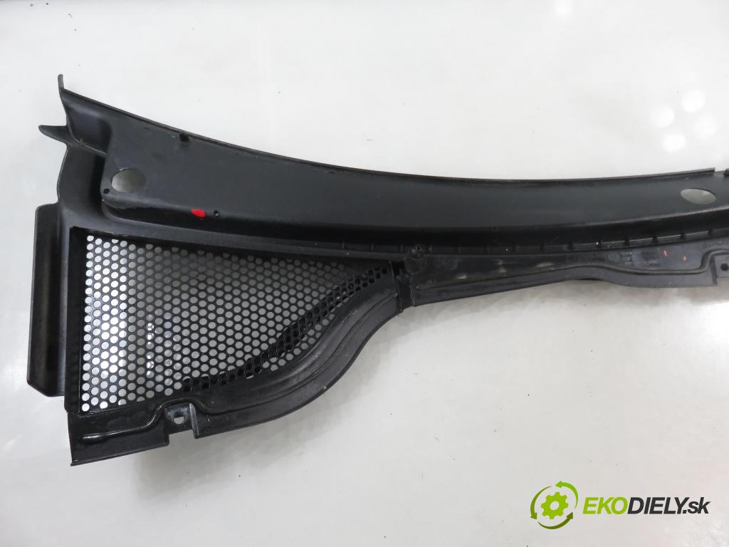 VW TIGUAN (5N_) SUV 2011 103,00 2.0 TDI 4motion - CFFB 1968,00 torpédo plast pod čelní okno 5N1819403 ; 5N1819404 (Plast pod čelním sklem)