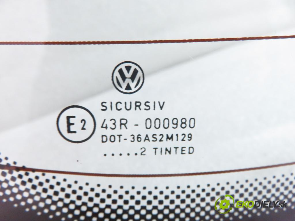 VW GOLF IV (1J1) HB 2002 81,00 1.6 FSI - BAD 1598,00 Okno zadné kapota