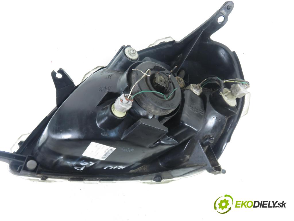 TOYOTA YARIS (_P1_) HB 2003 0,00 1.5 (NCP13_) - 1NZ-FE 1497,00 Svetlo PP