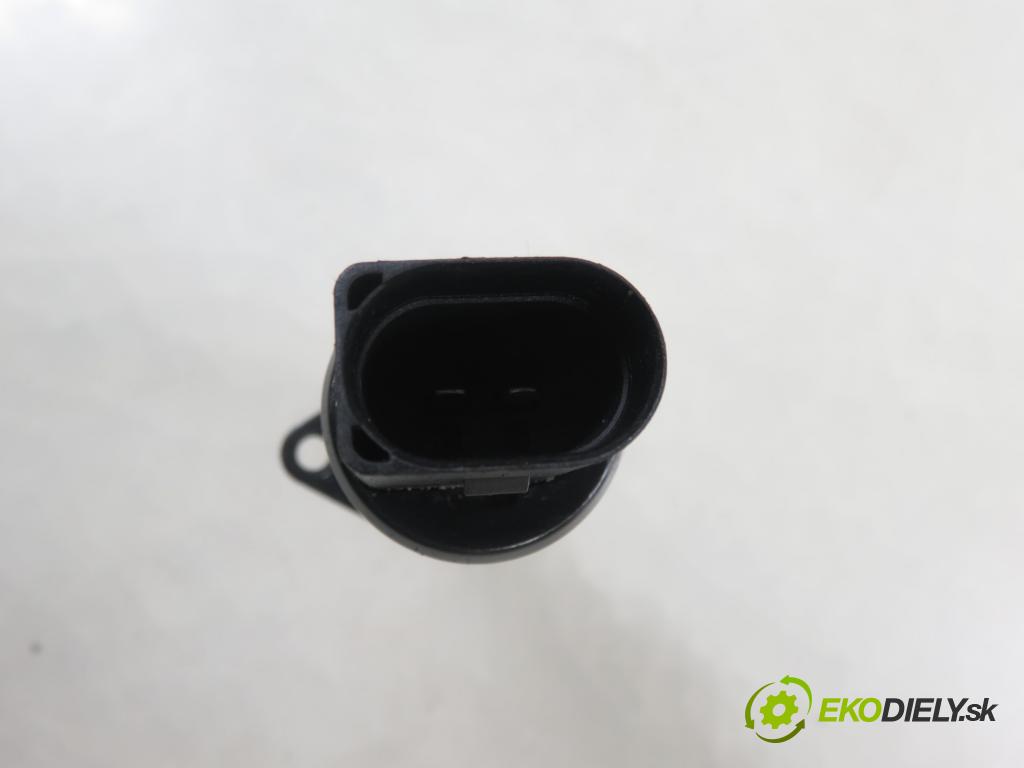 VW PASSAT B6 Variant (3C5) KOMBI 2006 184,00 3.2 FSI 4motion - AXZ 3168,00 Snímač časovania Vačkový hriadeľ: 22100202 ; 12100354