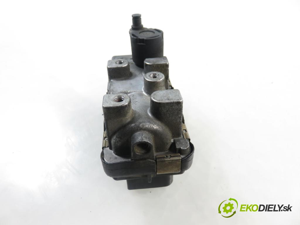 FORD FOCUS II (DA_, HCP) HB 2005 85,00 1.8 TDCi 115 - KKDA 1753,00 Nastavovač turba 6NW008412712120 (Motorček ostatné)