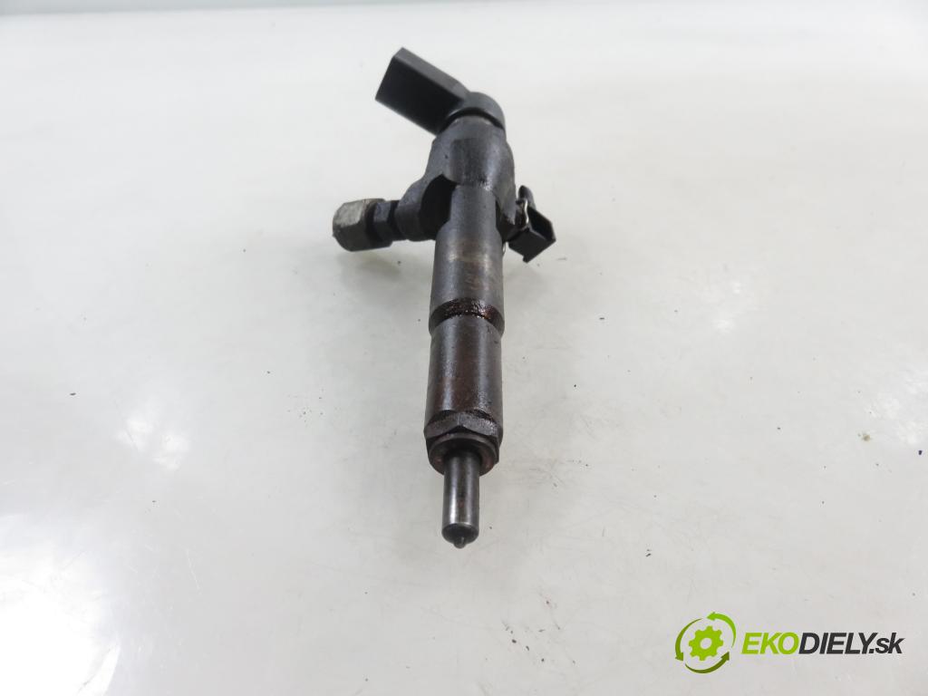 FORD FOCUS II (DA_, HCP) HB 2005 85,00 1.8 TDCi 115 - KKDA 1753,00 vstrekovač 4M5Q9F593AD (Vstrekovač paliva)