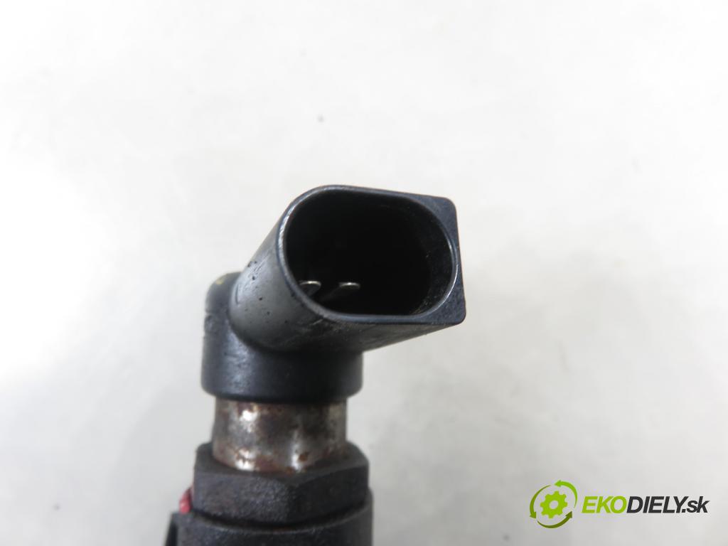 FORD FOCUS II (DA_, HCP) HB 2005 85,00 1.8 TDCi 115 - KKDA 1753,00 vstrekovač 4M5Q9F593AD (Vstrekovač paliva)