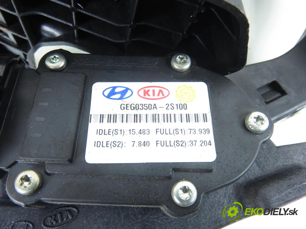 KIA SPORTAGE (SL) SUV 2011 100,00 2.0 CRDi AWD 136 - D4HA 1995,00 Potenciometer plynu 327002S100 (Potenciometer plynového pedálu)