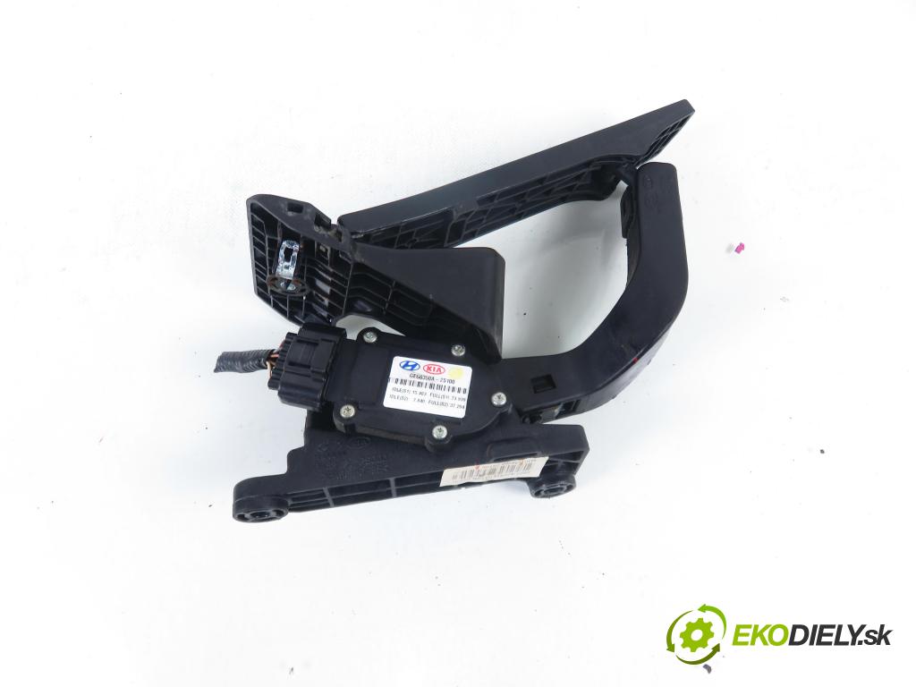 KIA SPORTAGE (SL) SUV 2011 100,00 2.0 CRDi AWD 136 - D4HA 1995,00 Potenciometer plynu 327002S100 (Potenciometer plynového pedálu)