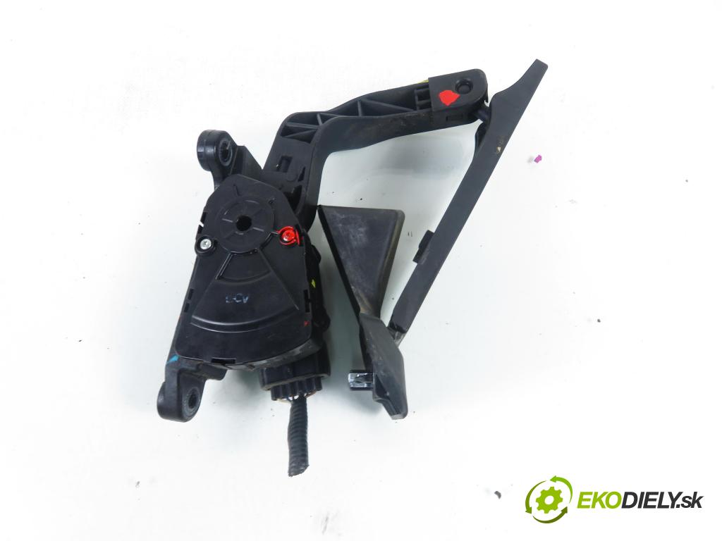 KIA SPORTAGE (SL) SUV 2011 100,00 2.0 CRDi AWD 136 - D4HA 1995,00 Potenciometer plynu 327002S100 (Potenciometer plynového pedálu)