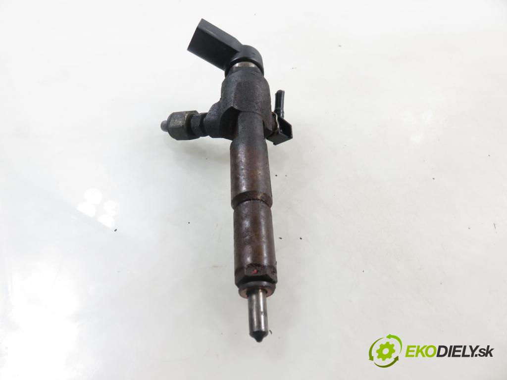 FORD FOCUS II (DA_, HCP) HB 2005 85,00 1.8 TDCi 115 - KKDA 1753,00 vstrekovač 4M5Q9F593AD (Vstrekovač paliva)